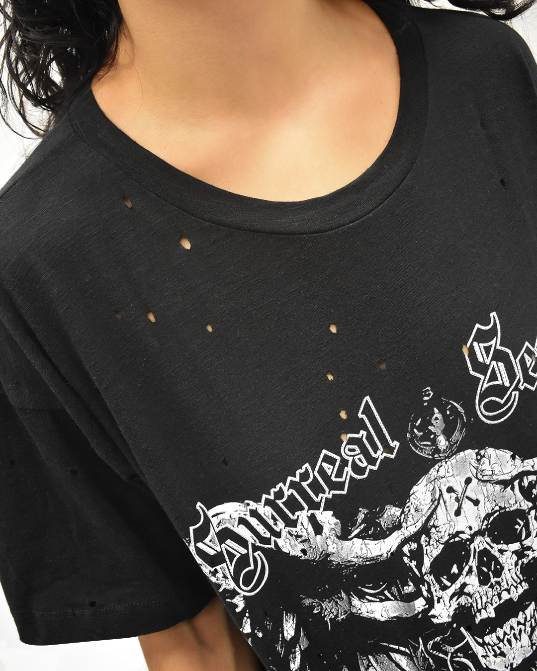 PLAYERA SURREAL OVERSIZE CON DESTRUCCION (7788719571023)