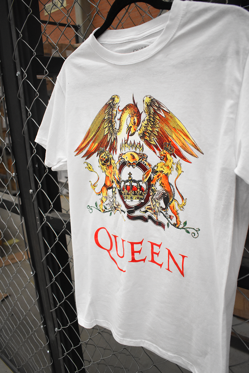 PLAYERA HOMBRE QUEEN LOGO Toxic Mexico